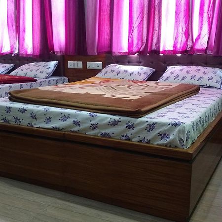 Hotel Brahma Kamal Джошимат Экстерьер фото