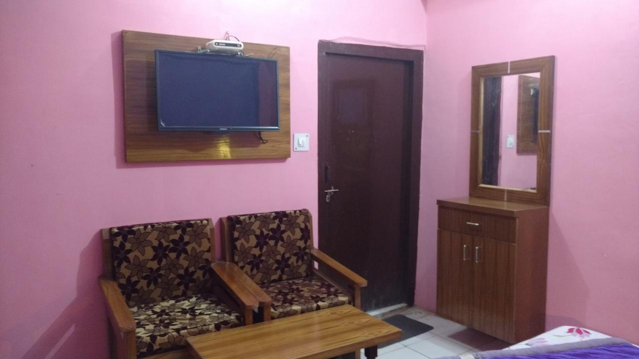 Hotel Brahma Kamal Джошимат Экстерьер фото