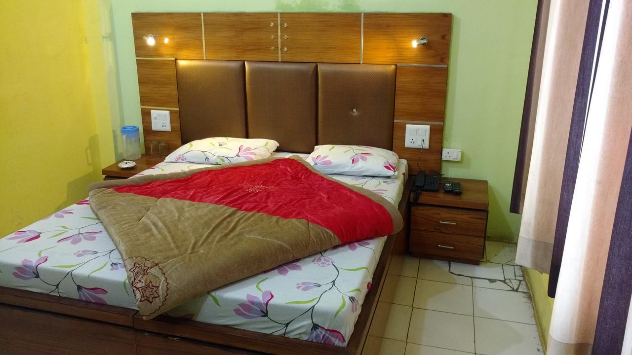 Hotel Brahma Kamal Джошимат Экстерьер фото